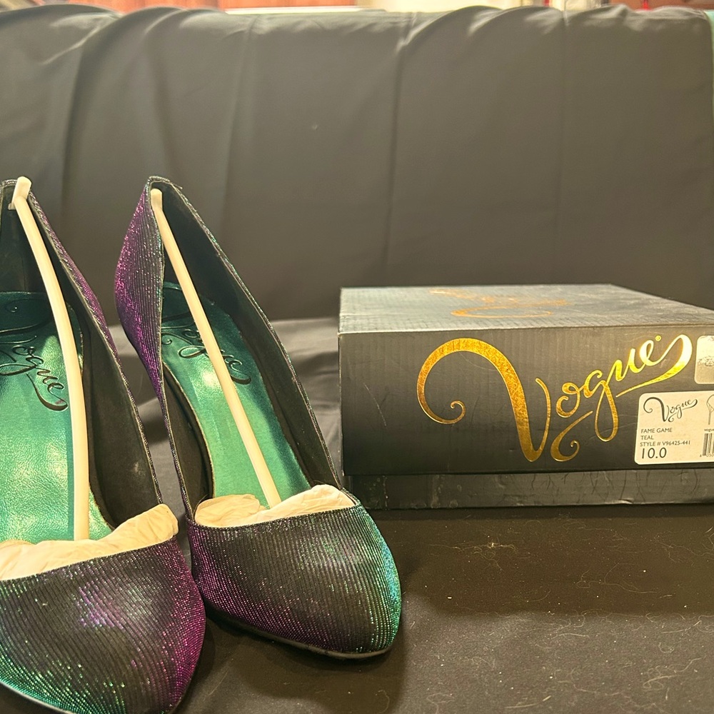 Vogue Woman’s Fame Game Stiletto Heel Shimmer Dress Pumps V96452 Teal WS10